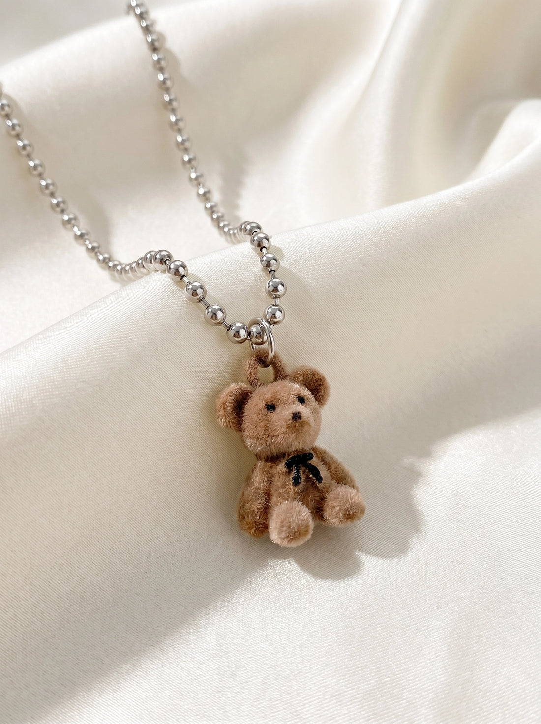 Cute Teddy Bear Pendant Necklace for Women & Girls – Plush Bear Charm Necklace, Kawaii Aesthetic Jewelry, Silver Beaded Chain, Gift for Her