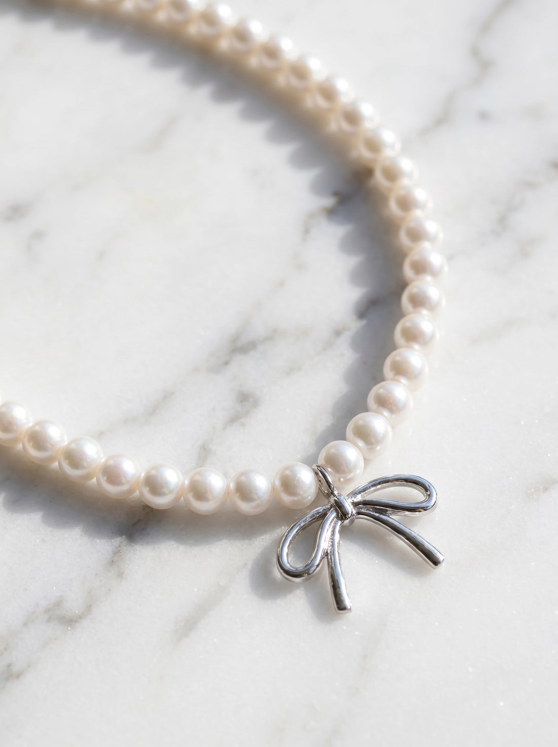 Pearl Bow Choker Necklace for Women – Elegant Pearl Necklace with Silver Bow Pendant, Coquette Jewelry, Feminine Bridal Necklace, Gift for Her