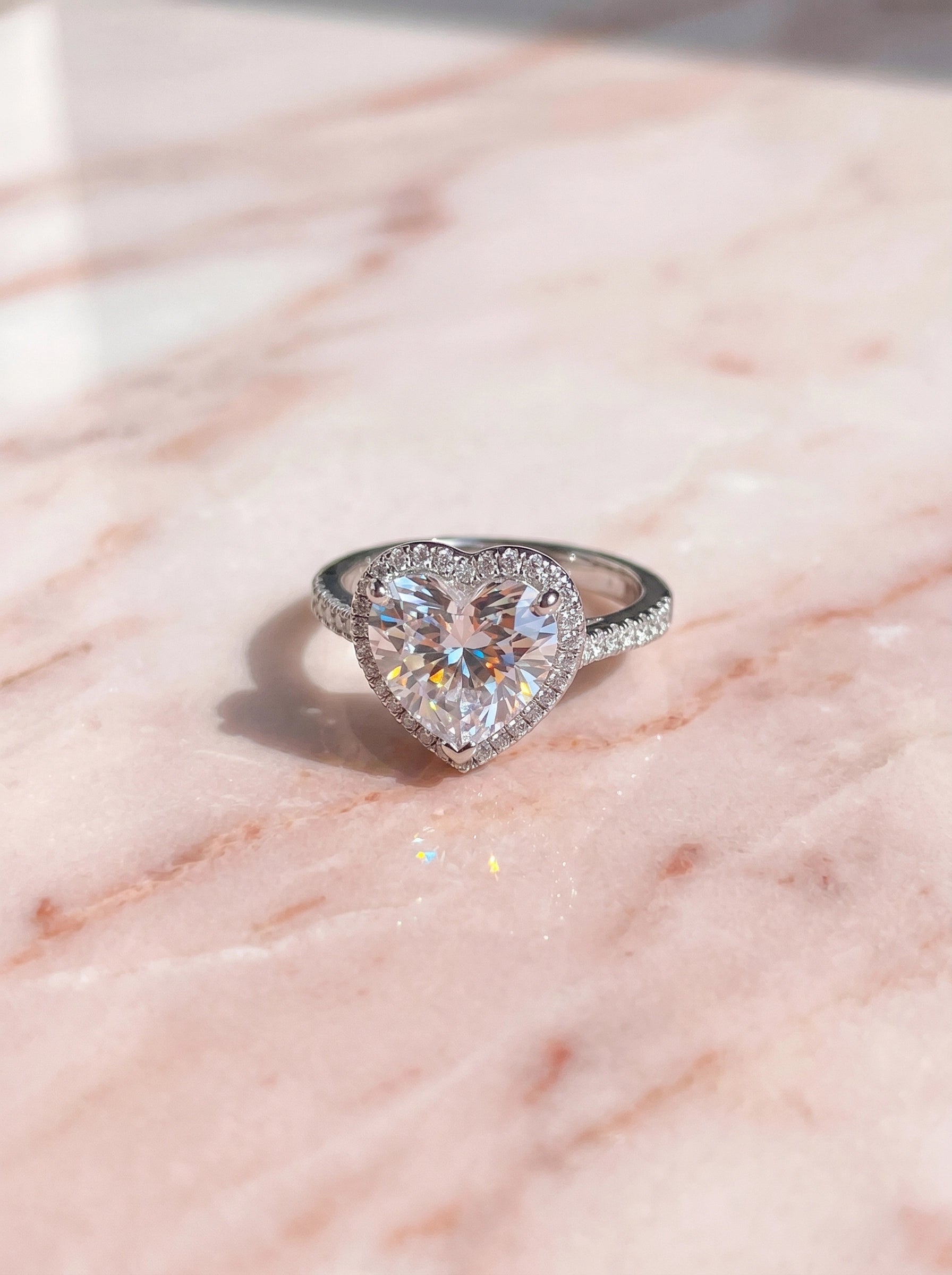 Heart Cut Crystal Ring for Women – Sparkling Halo Heart Ring, Romantic Statement Ring, Silver Promise Ring, Elegant Gift for Her, Bridal Jewelry