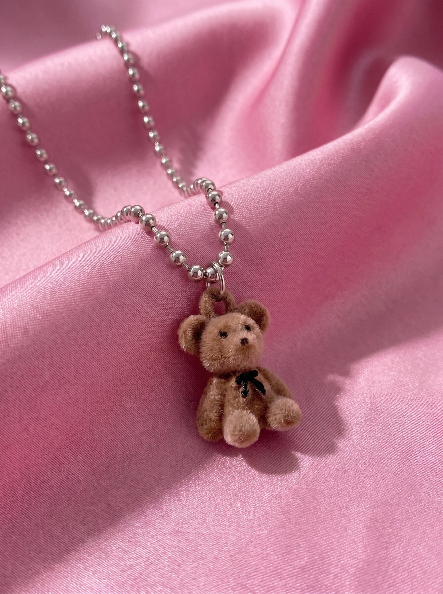 Cute Teddy Bear Pendant Necklace for Women & Girls – Plush Bear Charm Necklace, Kawaii Aesthetic Jewelry, Silver Beaded Chain, Gift for Her