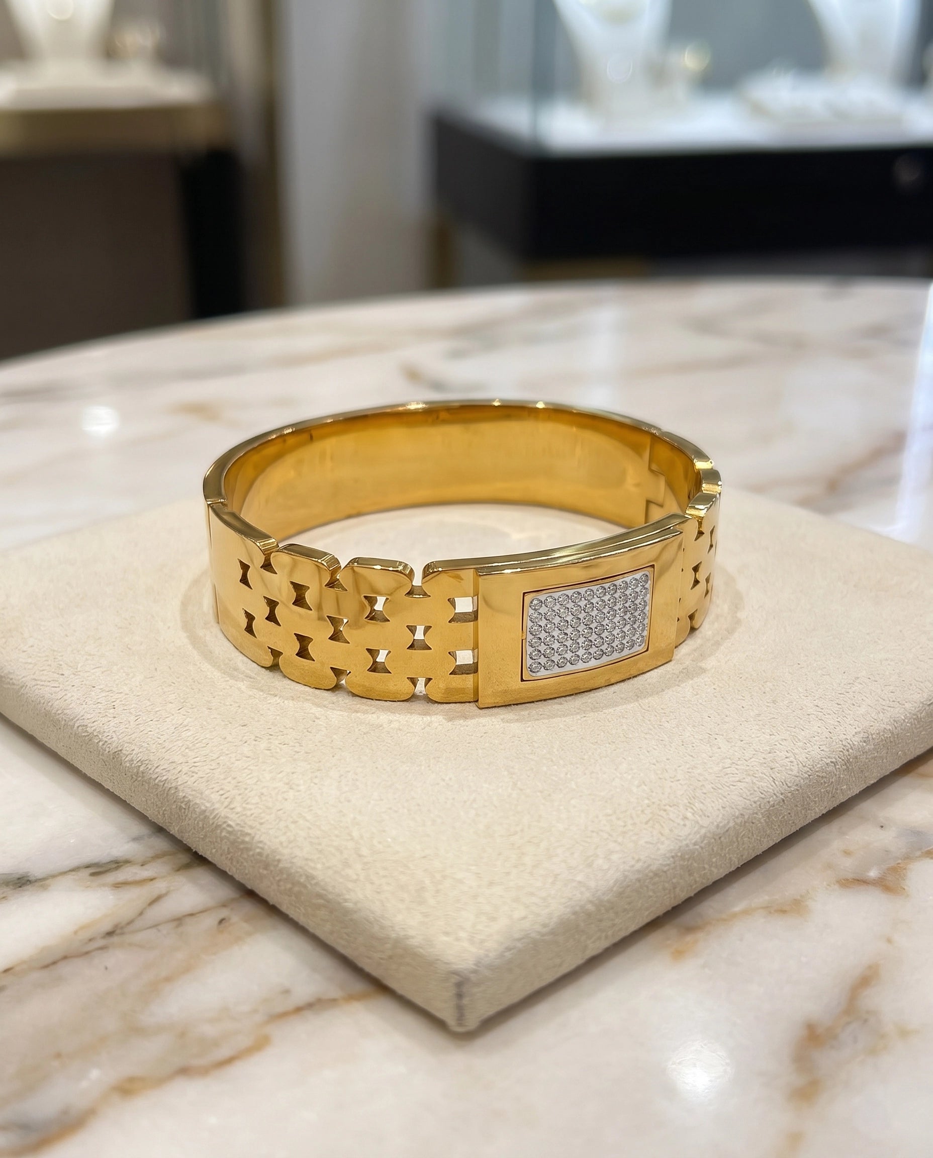 Luxury Gold Crystal Link Bracelet for Women | Premium Gold Bangle Bracelet | Elegant Statement Bracelet | Crystal Cuff Jewelry | Gift for Her | EveStone