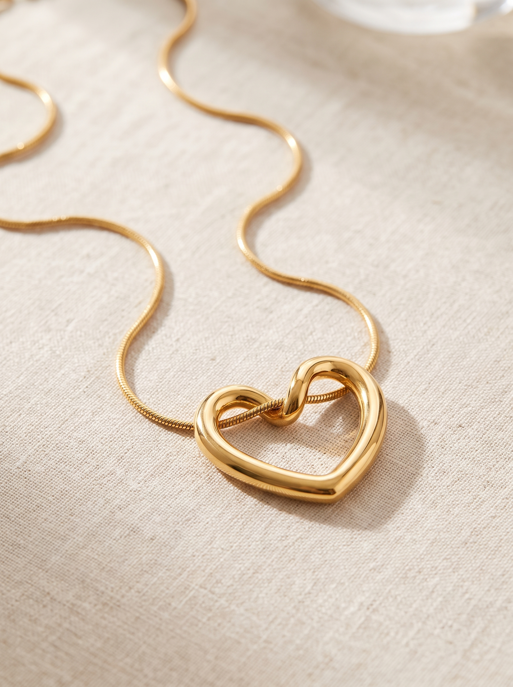 Heart Pendant Necklace | Minimalist Heart Necklace for Women | Modern Love Pendant | Everyday Gold Jewelry Gift | EveStone