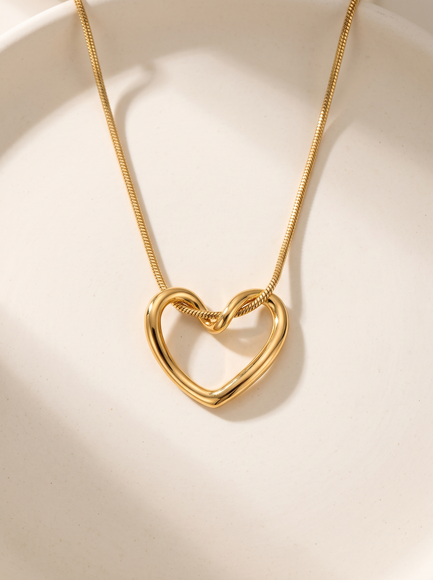 Heart Pendant Necklace | Minimalist Heart Necklace for Women | Modern Love Pendant | Everyday Gold Jewelry Gift | EveStone